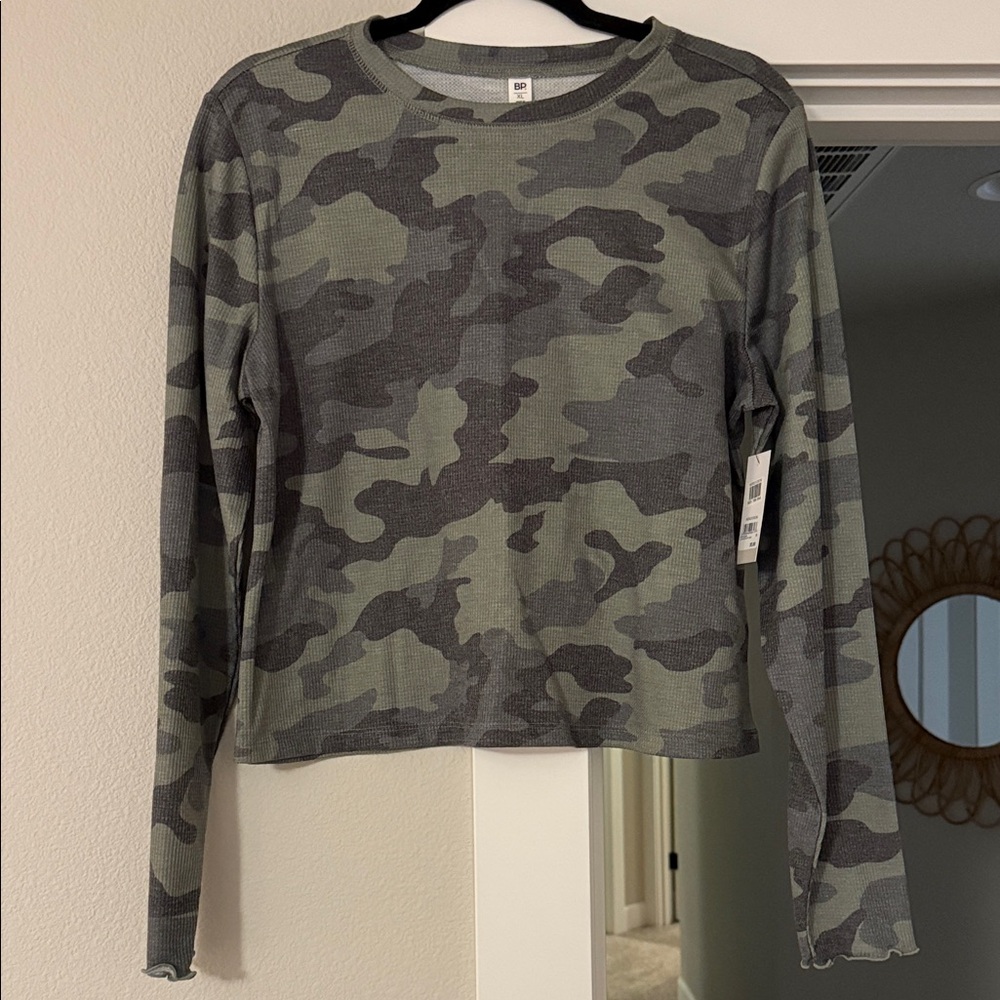 NWT BP Green Camo Long Sleeve Women's Top, XL